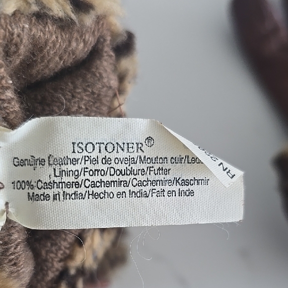 Isotoner Cashmere Lined Brown Leather Gloves with Faux Fur Cuff - Picture 6 of 8